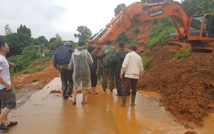 Hiện trường sạt lở Quảng Trị: 5 chiến sĩ được cứu, tìm thấy 3 thi thể Ảnh 2