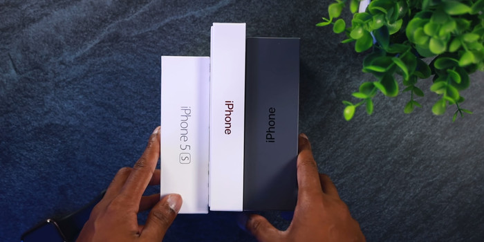 Hộp đựng mới của iPhone 11 cũng mỏng hơn nhiều so với hộp đựng của iPhone 5s. (Ảnh: Rjey)