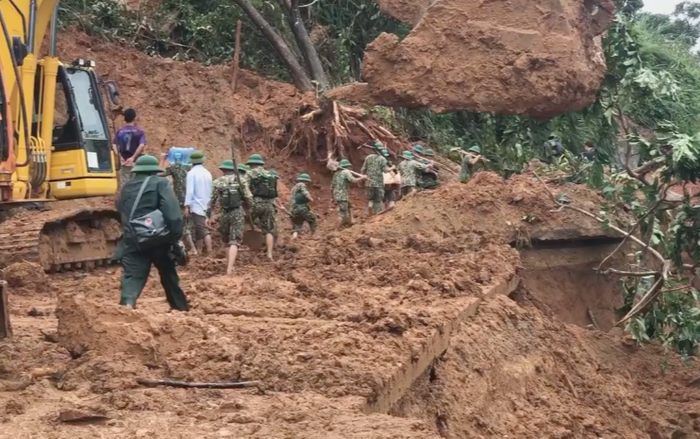 Đã tìm thấy thi thể thứ 10 bị vùi lấp trong vụ sạt lở ở Đoàn 337 Ảnh 2