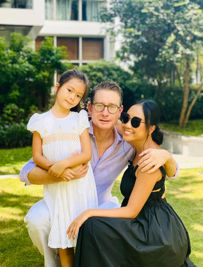  Gia đình hạnh phúc của Đoan Trang thường xuyên được nhiều người ngưỡng mộ