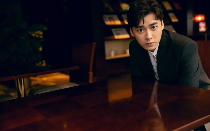 Lý Dịch Phong năm lần bảy lượt 'âm mưu' chiếm sóng Kim Ưng? Ảnh 2