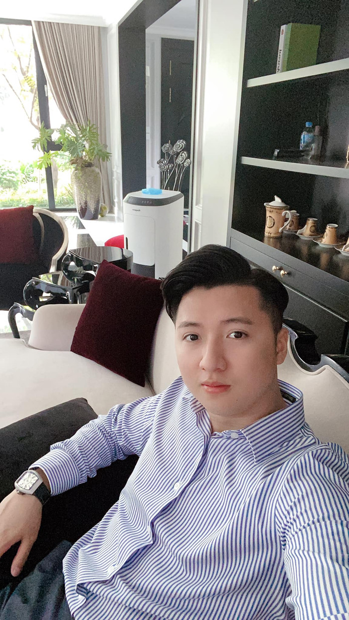 Trọng Hưng 'tay trong tay' với gái lạ sau 2 tháng ly hôn Âu Hà My Ảnh 8