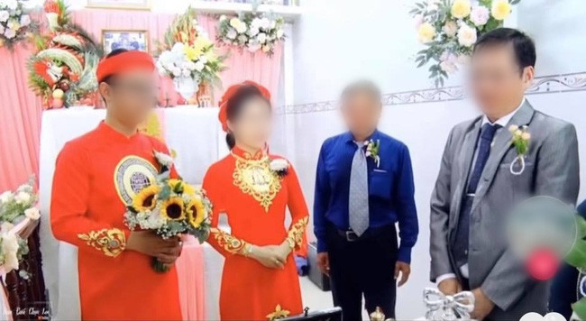 Đại diện nhà trai phát biểu