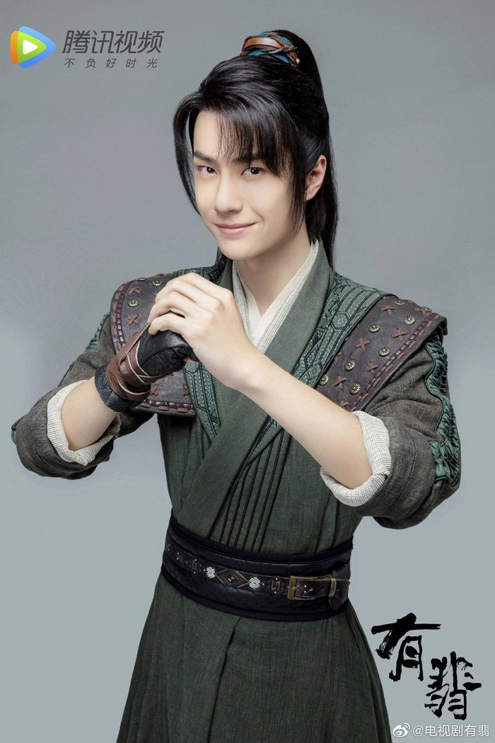 Triệu Lệ Dĩnh có ý tốt giới thiệu Vương Nhất Bác với bậc tiền bối nhưng lại bị dân mạng công kích Ảnh 11