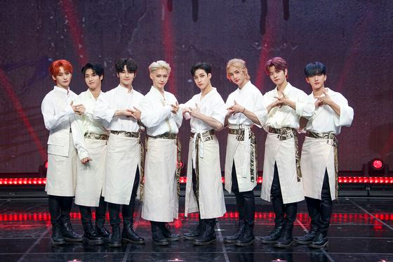 Stray Kids bất ngờ tổ chức concert sau thời gian dài lưu diễn trên đất Mỹ Ảnh 6
