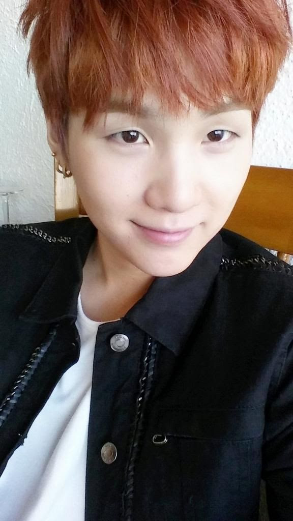 Thành viên BTS lộ mặt mộc khiến các fan một phen chao đảo Ảnh 6