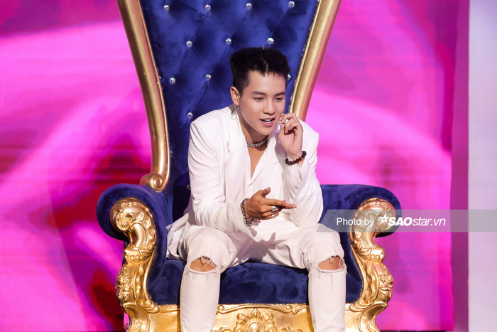 Anh chàng chia sẻ rất nhiều về hình mẫu bạn gái của mình