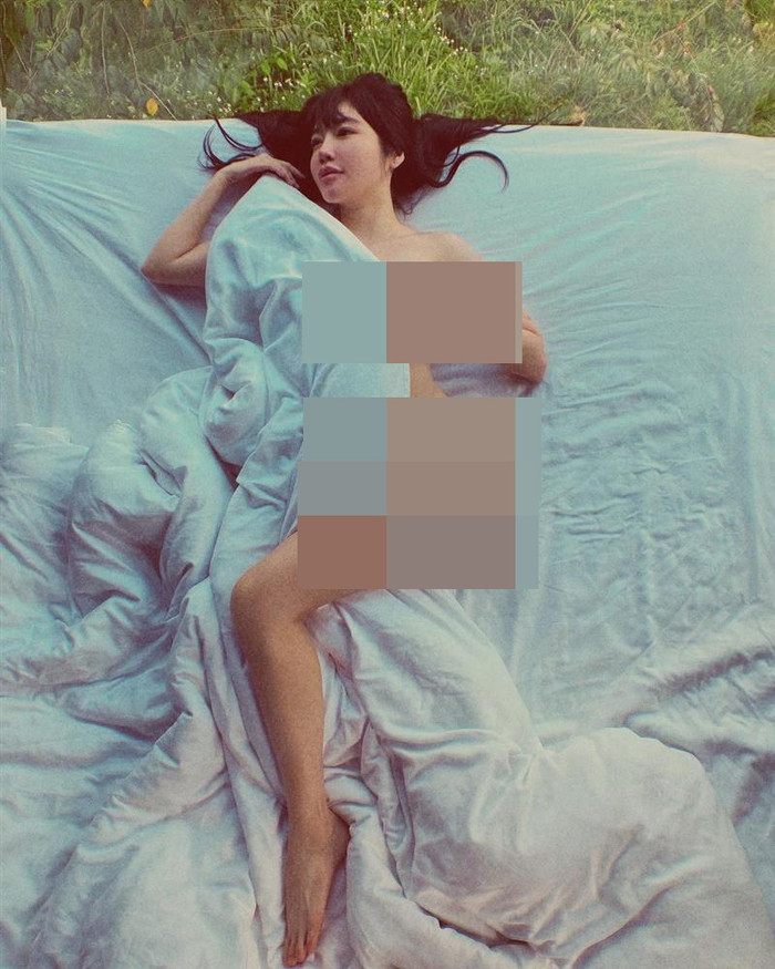 Trên trang cá nhân của hotmom 8X dạo gần đây toàn là những hình ảnh nóng bỏng