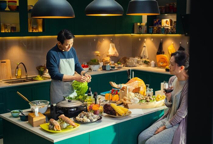 'Tiệc trăng máu' liệu có thành công khi remake bản Hàn vốn đã quá xuất sắc? Ảnh 3