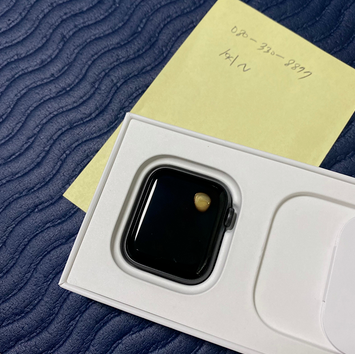 Một chiếc Apple Watch SE bị hỏng màn hình vì quá nhiệt. Ảnh: Reddit