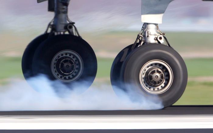 Vì sao lốp máy bay không nổ khi cất cánh, hạ cánh? Ảnh 2