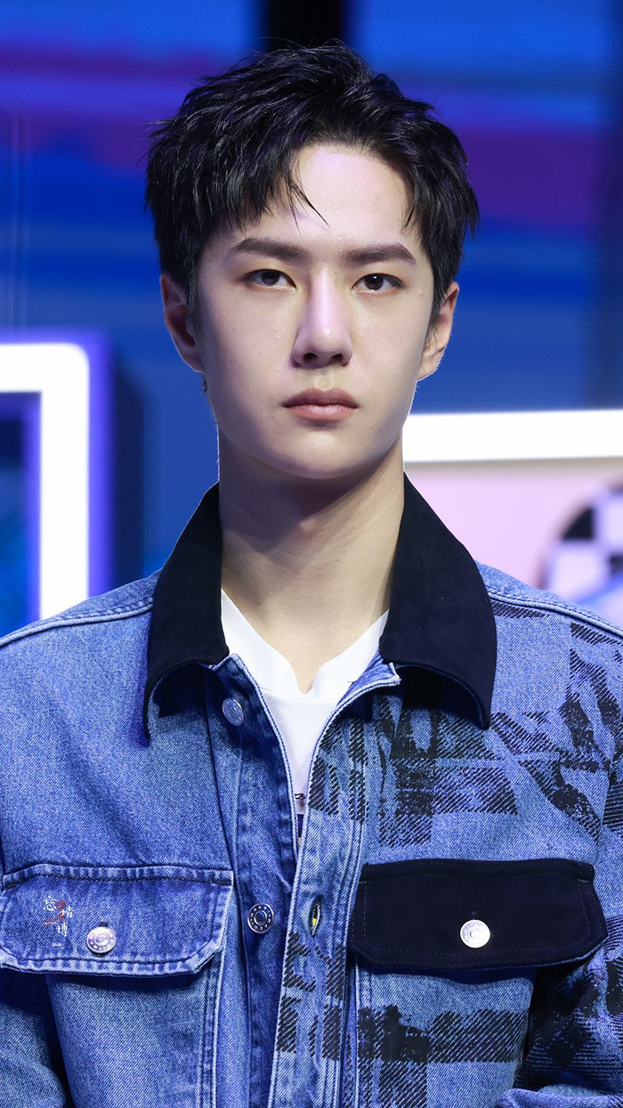 Sau thời gian khổ cực luyện tập, chữ viết của Vương Nhất Bác tiến bộ hay dậm chân tại chỗ? Ảnh 4