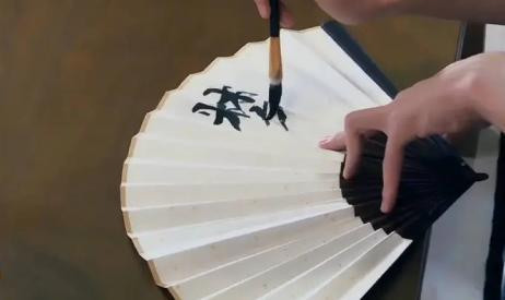 Sau thời gian khổ cực luyện tập, chữ viết của Vương Nhất Bác tiến bộ hay dậm chân tại chỗ? Ảnh 15