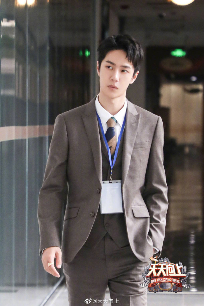 Sau thời gian khổ cực luyện tập, chữ viết của Vương Nhất Bác tiến bộ hay dậm chân tại chỗ? Ảnh 12