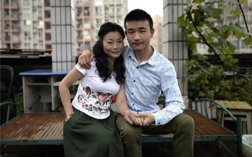 Cuộc sống của bà dì 46 tuổi quyết lấy chồng 23 tuổi sau 60 ngày quen biết Ảnh 2