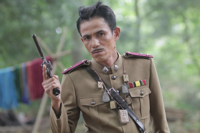 Trung Úy “ba trợn” Satjathorn