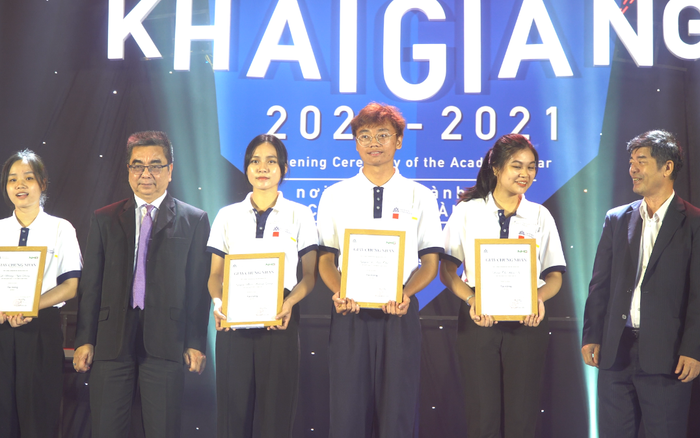 Trường ĐH Hoa Sen tổ chức lễ khai giảng năm học mới, trao hơn 6 tỷ đồng học bổng cho sinh viên Ảnh 2