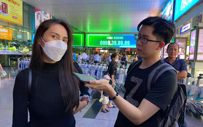 FC Thủy Tiên 'lầy lội' ra sân bây đón 'cô Tiên' trở về, không quên tặng 'quà độc' cho thần tượng Ảnh 2