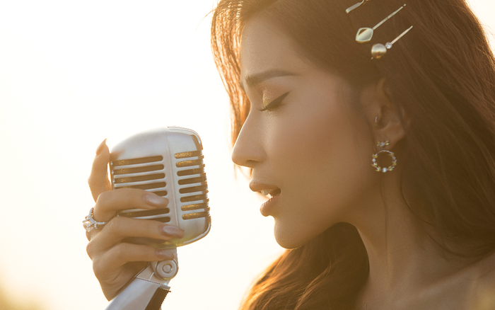 Khả Như chia sẻ về việc lấn sân ca hát: 'Hay hay dở cũng là cảm xúc thật của mình' Ảnh 2