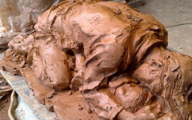 Sự thật sau bức ảnh người mẹ ôm con dưới bùn trong vụ sạt lở ở Quảng Trị được chia sẻ trên Facebook Ảnh 2