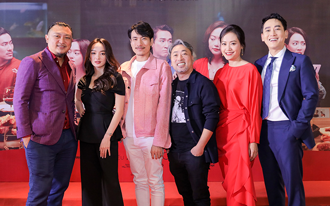 Kaity Nguyễn 'tái ngộ' Kiều Minh Tuấn, Hứa Vỹ Văn lịch lãm trong buổi ra mắt Tiệc trăng máu Ảnh 2