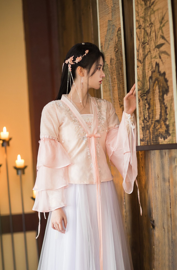 Tiếp bước đàn chị Angelababy, Hứa Giai Kỳ (The9) trừng mắt khi đóng phim 'Như ý phương phi' Ảnh 9