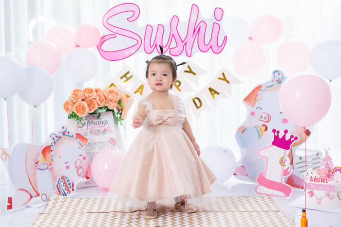 Cô con gái đáng yêu nhà Bùi Tiến Dũng.