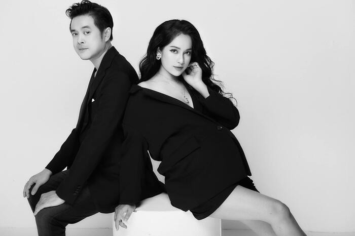 Dương Khắc Linh và Sara Lưu chính thức lên thiên chức bố mẹ vào hôm nay (21/10). Hiện tại, vợ chồng nam nhạc sĩ vẫn chưa công khai diện mạo các con