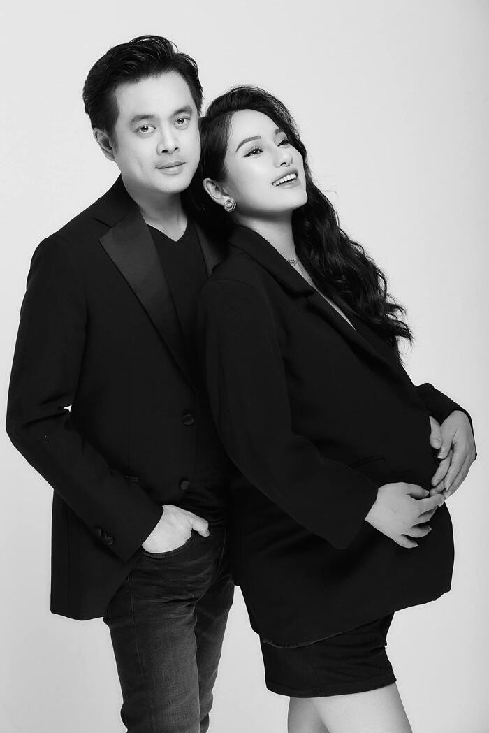 Một lần nữa xin chúc mừng tổ ấm của cặp đôi đã đón chào 2 thành viên mới!