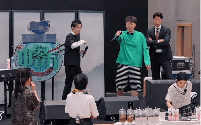 Lý do Vương Tuấn Khải tránh tương tác với Dương Siêu Việt trong show 'Nhà hàng Trung Hoa 4' Ảnh 5