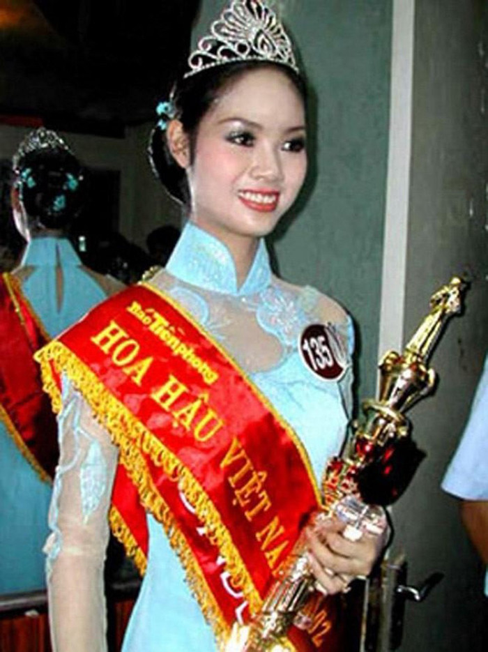 Phạm Thị Mai Phương đăng quang Hoa hậu Việt Nam 2002. Cô lên đường chinh chiến Miss World cùng năm và xuất sắc lọt Top 20 chung cuộc - đây cũng là năm đầu tiên Việt Nam gửi đại diện đến với cuộc thi Hoa hậu Thế giới. 