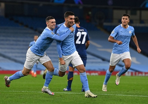 Man City lội ngược dòng trước Porto.