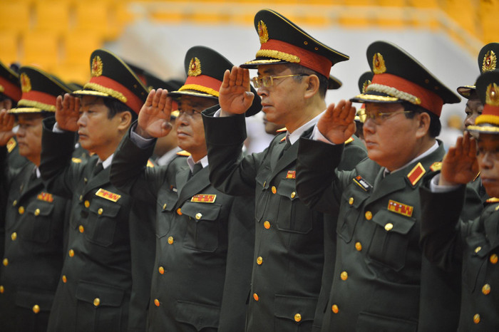 Xót xa những vành khăn tang trong lễ truy điệu 22 cán bộ chiến sĩ Đoàn 337: Người lớn khóc ngặt, trẻ nhỏ ánh mắt vô hồn không hiểu chuyện gì đang xảy ra Ảnh 13