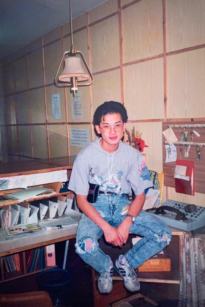 Một số hình ảnh thời trẻ khác của bố Huyền My được nàng Hậu chia sẻ trước đây