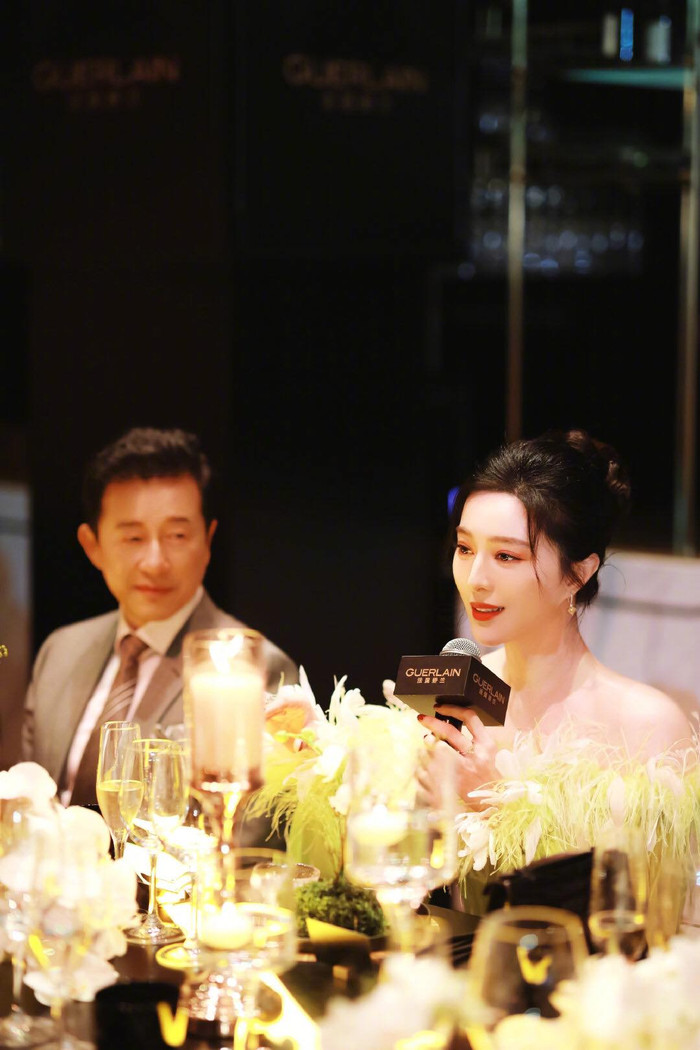 Trở lại nổi bật, Phạm Băng Băng còn khiến dân tình thán phục với tài kinh doanh khi thu về 85 tỷ đồng chỉ trong 9 tiếng Ảnh 16