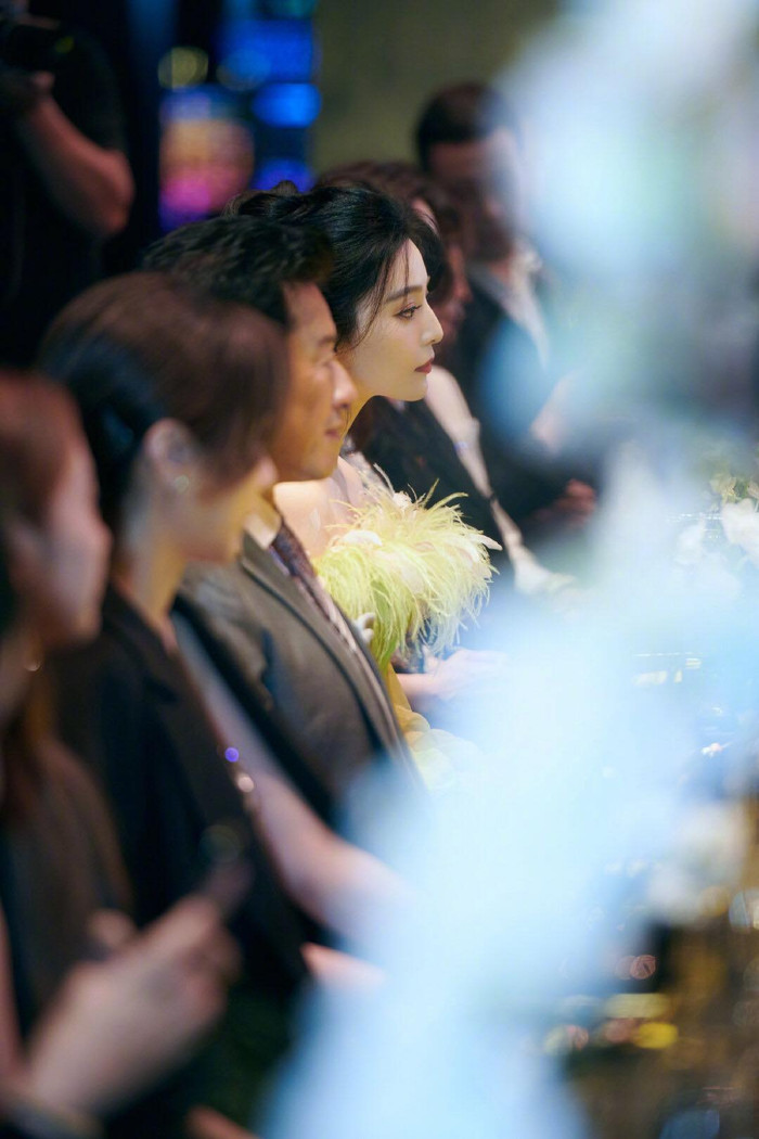 Trở lại nổi bật, Phạm Băng Băng còn khiến dân tình thán phục với tài kinh doanh khi thu về 85 tỷ đồng chỉ trong 9 tiếng Ảnh 13