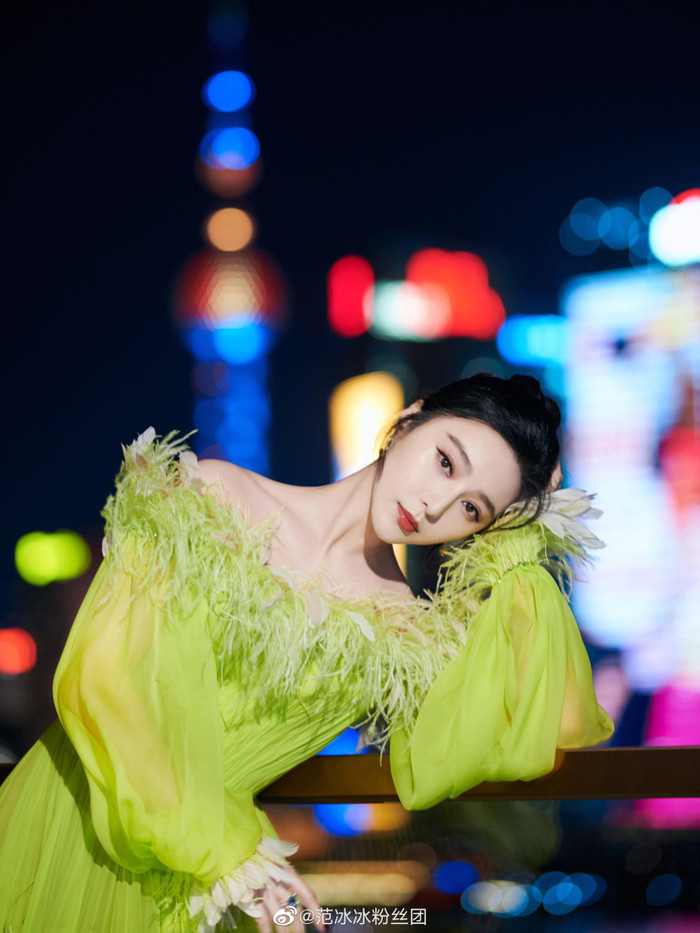 Trở lại nổi bật, Phạm Băng Băng còn khiến dân tình thán phục với tài kinh doanh khi thu về 85 tỷ đồng chỉ trong 9 tiếng Ảnh 6