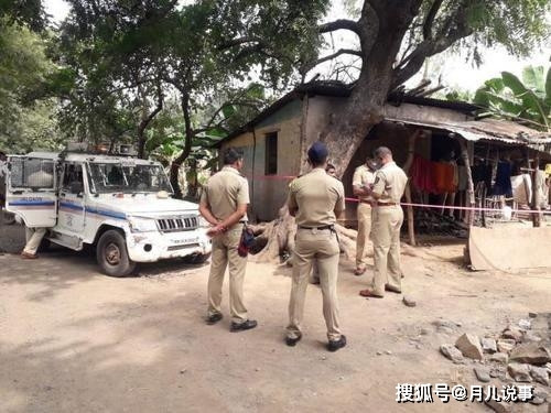 4 đứa con của anh Gulab bị sát hại trong nhà. 