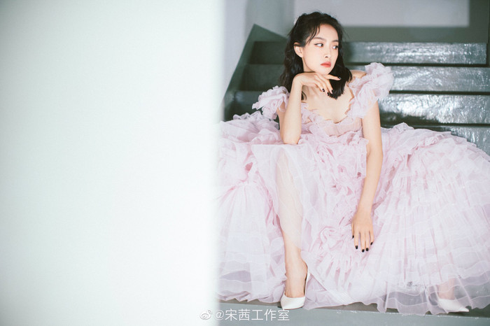 Fan Tống Thiến bất mãn vì thứ tự để tên trong 'Phong khởi lạc dương', quay qua 'quậy phá' Vương Nhất Bác? Ảnh 3