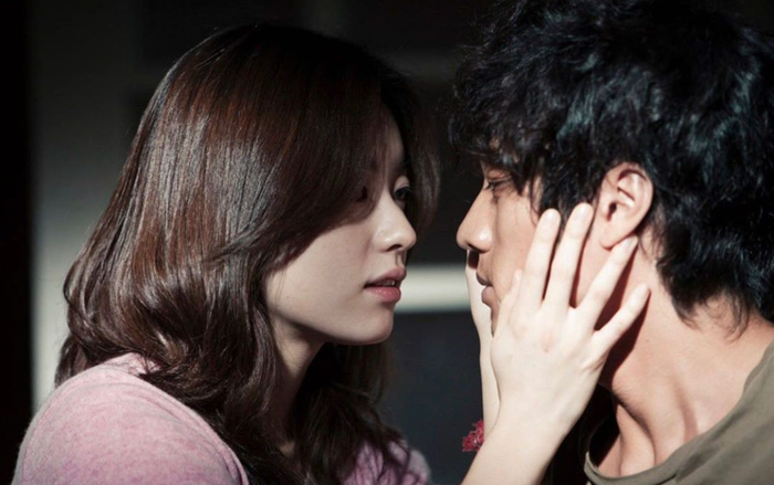 Han Hyo Joo bất ngờ đăng ảnh 'tình tứ' với So Ji Sub trong quá khứ Ảnh 2