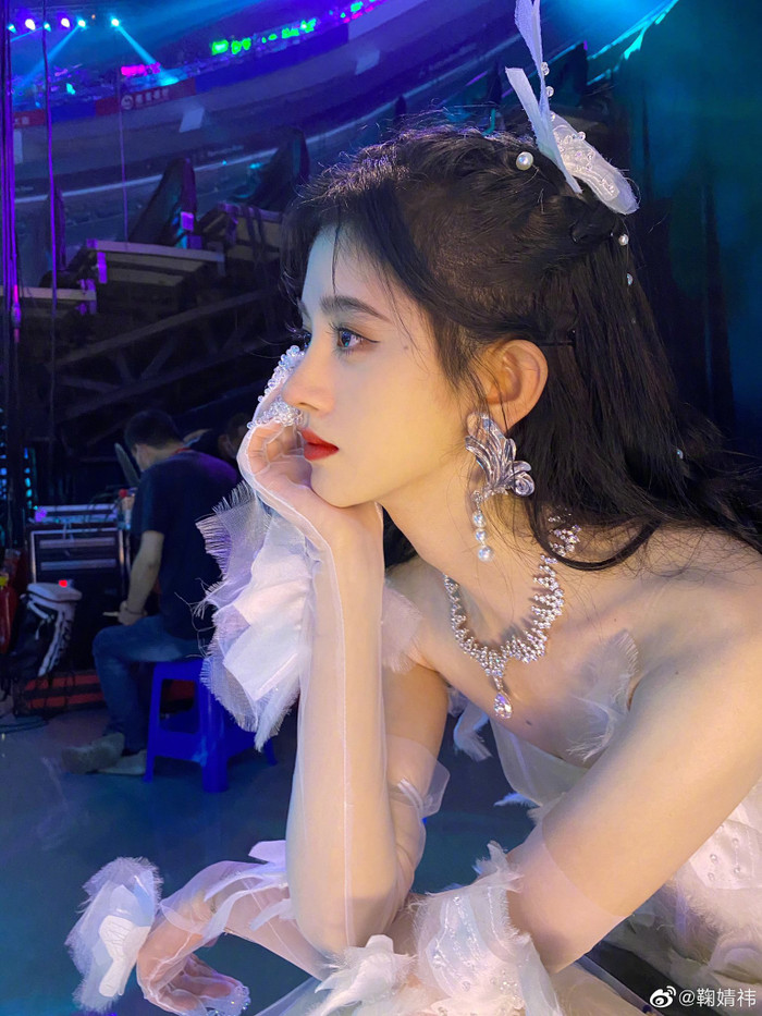 Cúc Tịnh Y cuối cùng đã chịu đóng phim hiện đại, hợp tác với anh đẹp trai trong 'Hãy yêu nhau dưới ánh trăng rằm' Ảnh 7