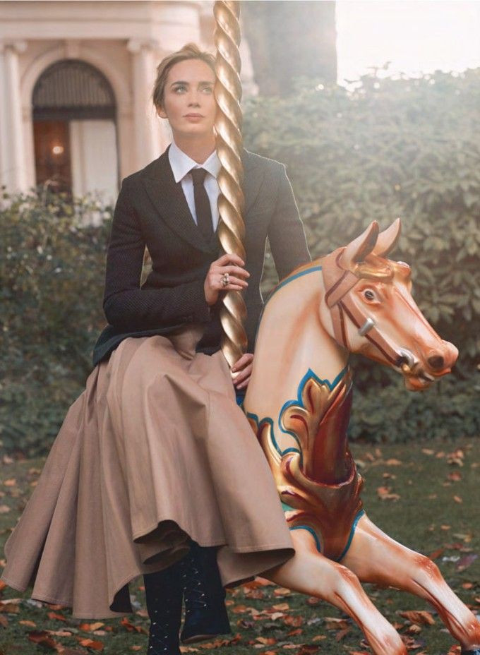 Điểm danh những bông hồng 8x đình đám Hollywood: Chị đại Gal Gadot quyến rũ, Anne Hathaway vẫn trẻ như 20 năm trước Ảnh 9