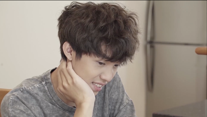 Nhật Hoàng khóc nghẹn vì được bố mẹ ủng hộ đam mê hát Rap: 'Con sẽ thắng 1 tỷ mua xe cho nhà mình chở hàng' Ảnh 5