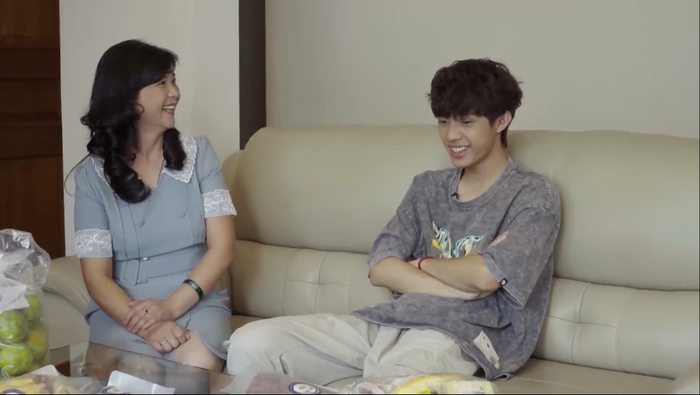 Nhật Hoàng khóc nghẹn vì được bố mẹ ủng hộ đam mê hát Rap: 'Con sẽ thắng 1 tỷ mua xe cho nhà mình chở hàng' Ảnh 8