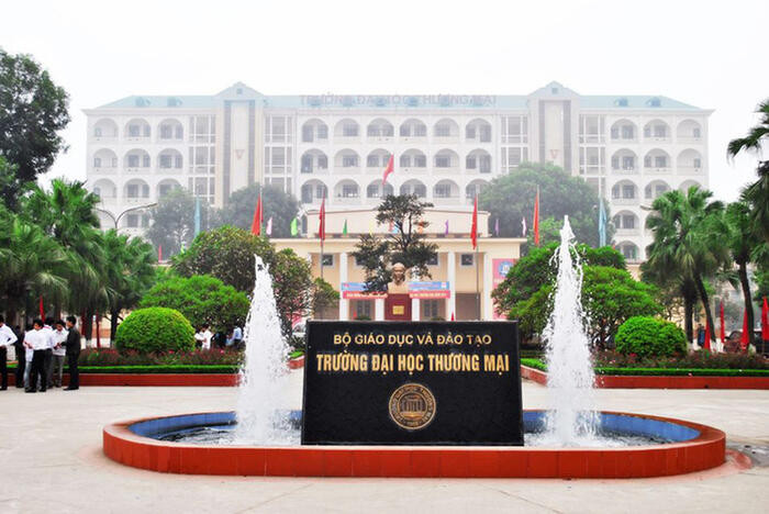 Đại học Thương Mại. 
