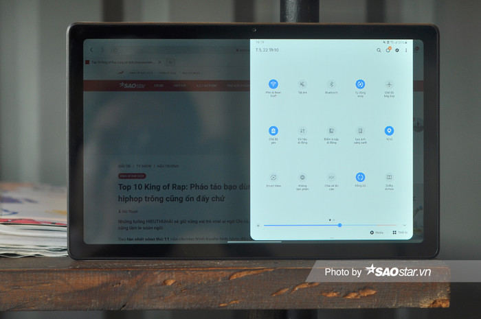 Tuy đây là một cấu hình tương đối nhẹ nhàng nhưng chiếc Galaxy Tab A7 vẫn đảm bảo cho người dùng đầy đủ những tác vụ giải trí như xem phim, nghe nhạc, xem YouTube cũng như chiến các tựa game phổ thông.