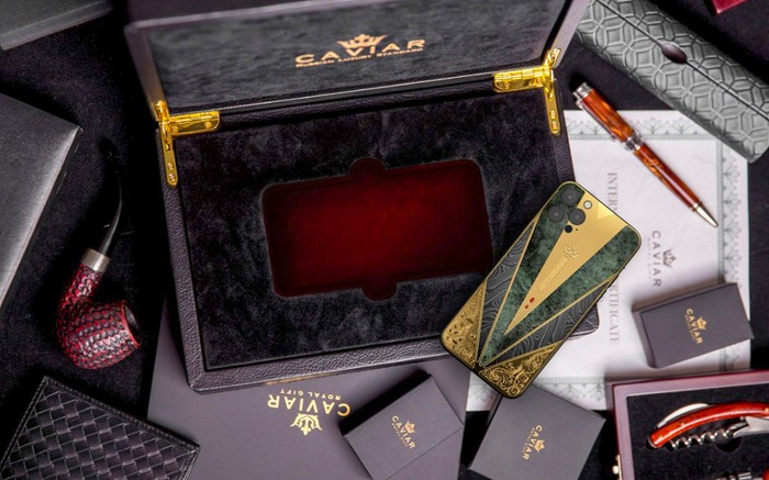 iPhone 12 Pro phiên bản dát vàng, đính đá quý giá hơn 1 tỷ đồng Ảnh 2