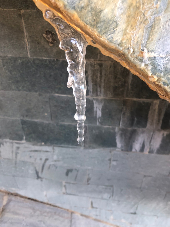 Băng giá xuất hiện trên đỉnh Fansipan cực hiếm vào tháng 10, dự báo một mùa đông khắc nghiệt Ảnh 3