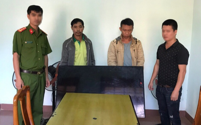 Hai đối tượng lợi dụng mưa lũ, đột nhập quán cà phê trộm tài sản Ảnh 2