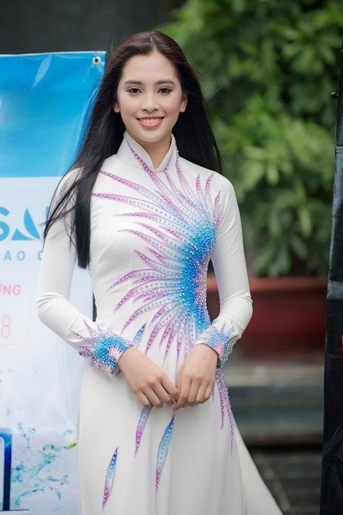 Muốn chắc suất đi chinh chiến Miss World, thí sinh Hoa hậu Việt Nam nên tham khảo chiêu bài của Tiểu Vy Ảnh 4